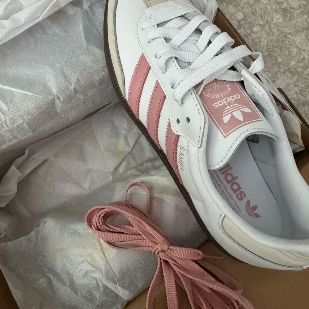 Adidas Samba Women's White and Pink Sneakers - Picture 1 of 5
